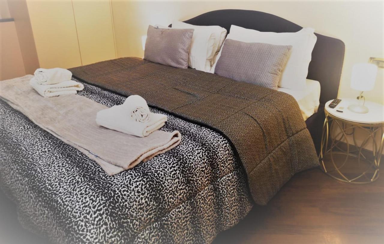 Trevi Nice Holiday - Luxury Apartment โรม ภายนอก รูปภาพ